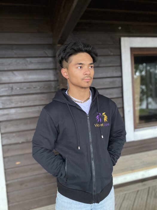 Yhteisö Violet Lions